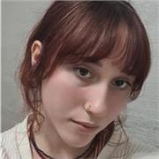 Mi chiamo Eleonora e sono una studentessa di 19 anni